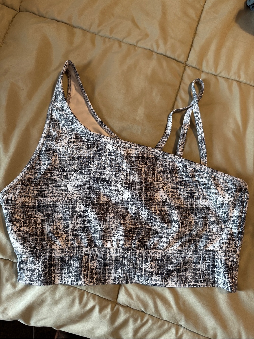 BuffBunny Black & White One-Shoulder Textured Crop Top